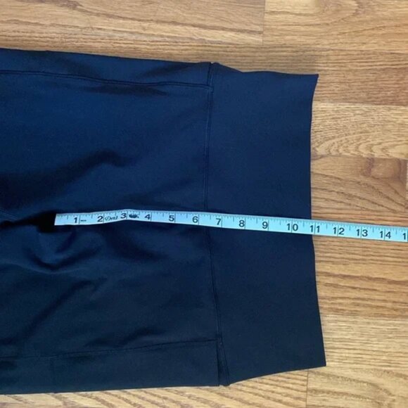 Studio Pocket Legging Size Small (Long Length) - Picture 7 of 11
